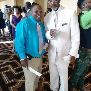 Meet your Posher, Derrick